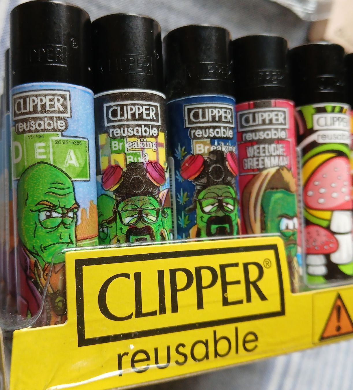Clipper Briquets: clippers 32 x  . master chief / psychedelic mushrooms – Neuf avec emballage d'origine à Lausanne par Soulbrother 2