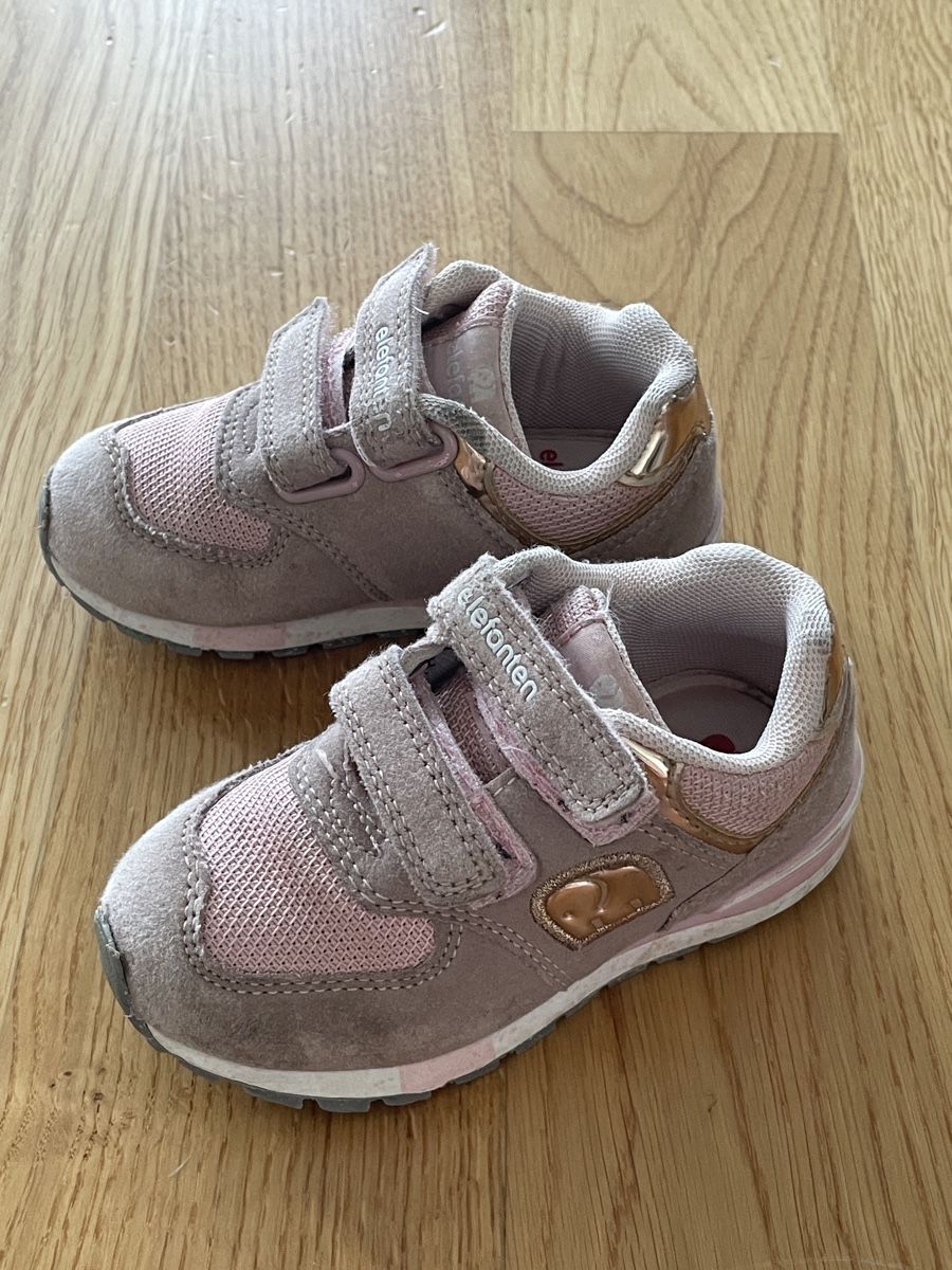 Elefanten Schuhe für Jungen: Kinderschuhe Elefanten Grösse 22 – Gebraucht aus Kloten von schunksz