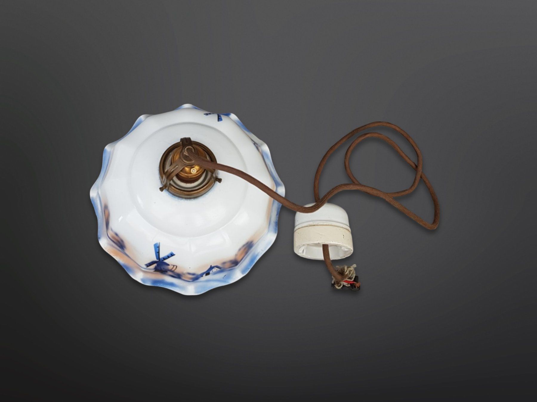 Lampade: Vintage Pendellampe aus Opalglas – Usato da Suhr venduto da Restwert_Suhr