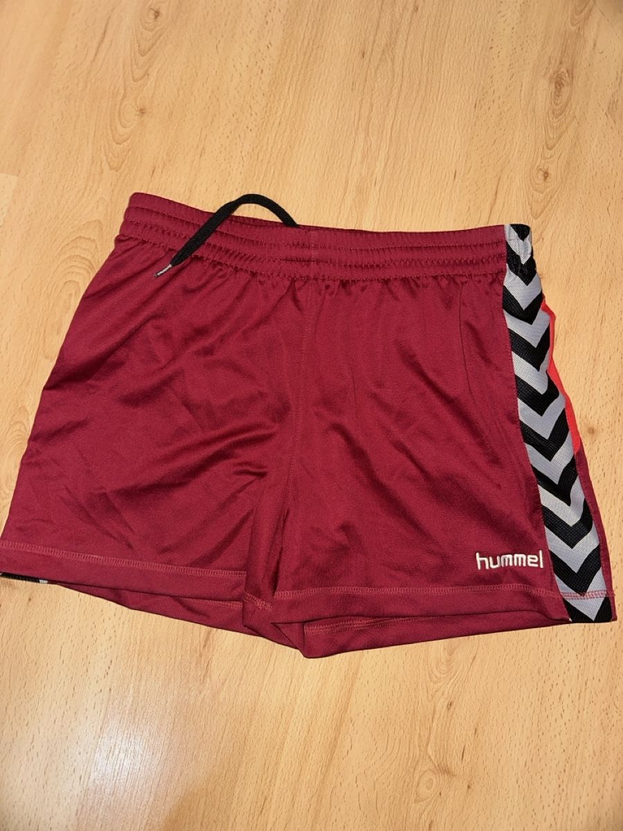 Pantaloni: Hummel Shorts, Grösse S – Nuovo (secondo la descrizione) da Betschwanden venduto da _janinee_