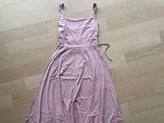 Vestiti: Audrey Midi Dress, Gr. M – Usato da St. Gallen venduto da joa_ls9v