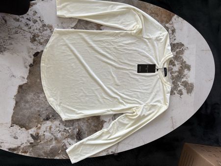 Langarmshirt cremefarben mit Etikett Grösse M neu