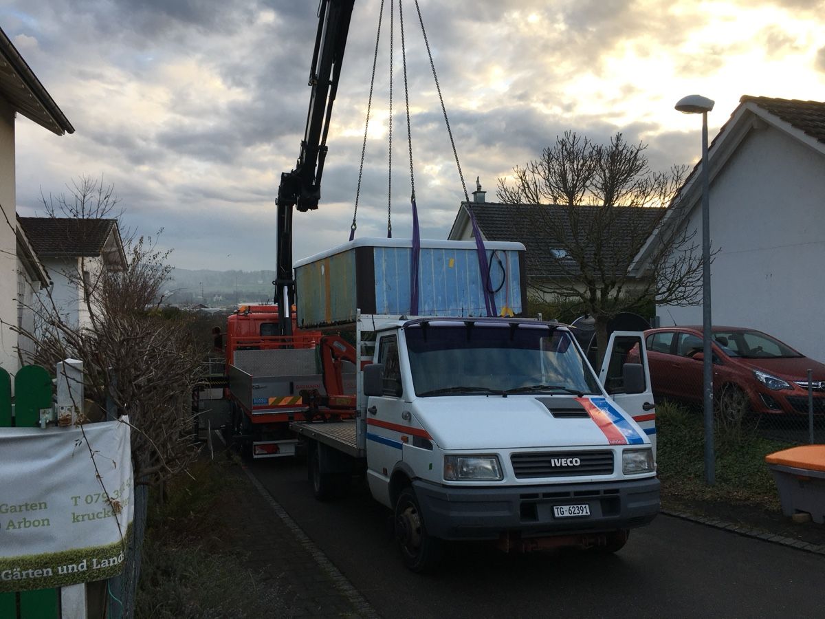 Iveco Veicoli commerciali: Iveco Daily 35.10 mit Kran – Usato da Niederbüren venduto da 4G93 2