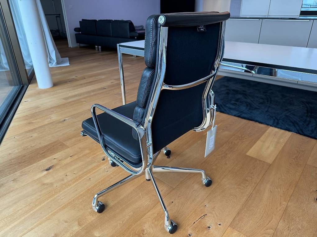 Eames Sedie: Vitra Soft Pad Chair EA 219, schwarzer Bürostuhl – Usato da Kloten venduto da Martini75 3