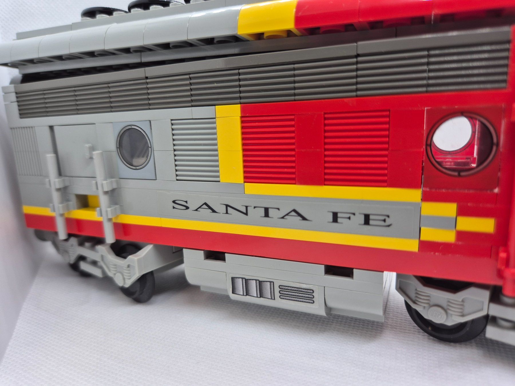 Lego Kit di costruzioni: Lego 10020 Santa Fe Super Chief – Usato da Rickenbach b. Wil venduto da agu_6jgz 8