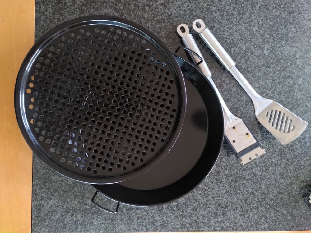 Universalpfanne und Pizzablech für Grill | Kaufen auf Ricardo