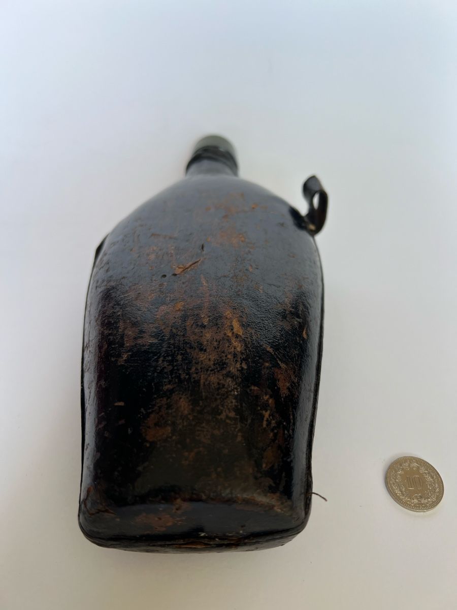 Flaschen: Antike Schweizer Feldflasche ca. 1880 Militaria Leder Glas – Gebraucht aus Oberhofen Thun'see von SwissTreasure 6