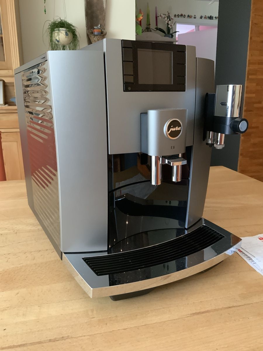 Jura Macchine per caffè & Macchine per espresso: Jura E8 – Usato da Wichtrach venduto da Mbabeli 5