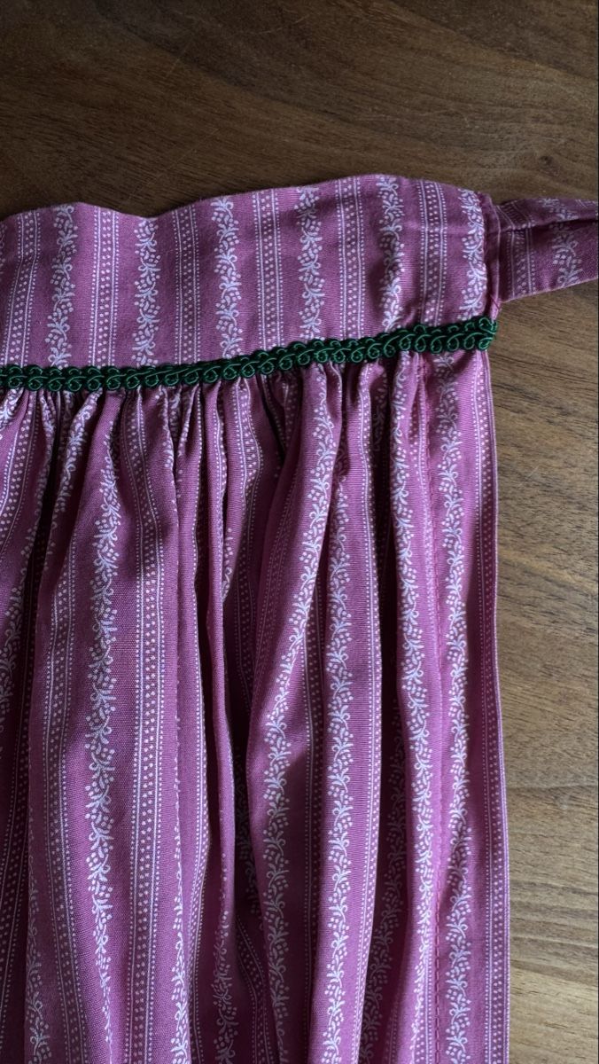 Vestiti: Dirndl, massgeschneidert, ca. Gr. 36 - neuwertig – Nuovo (secondo la descrizione) da Zürich venduto da Aya03 5