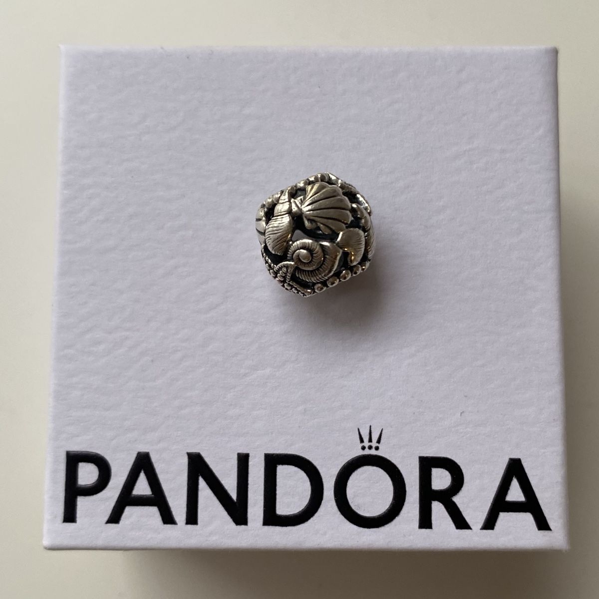 Pandora Ciondoli: Pandora Muschel See Charms – Usato da Givisiez venduto da dor_xb9k
