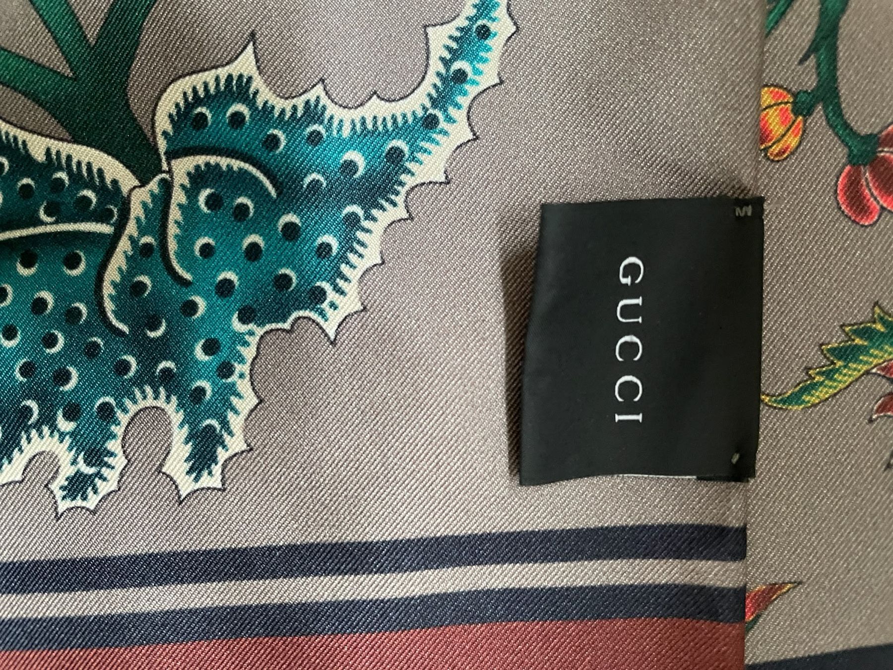 Gucci Foulard & Sciarpe: Orginal Gucci Flora Seidenstola – Usato da St. Gallen venduto da DiesundDas. 7