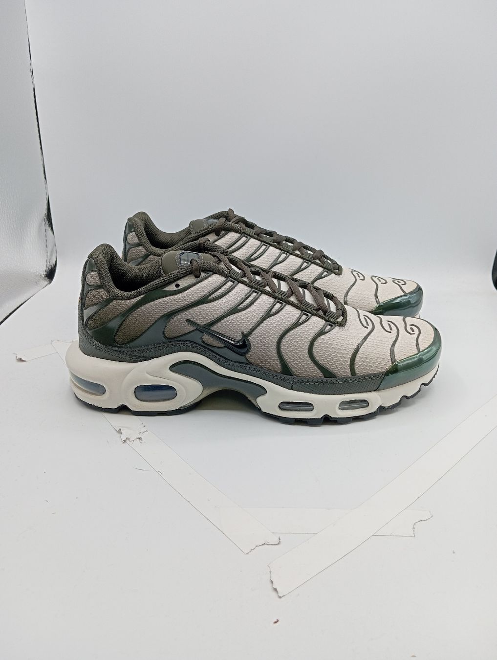 Nike Chaussures hommes: Nike Air Max Plus (EU40) – Neuf avec emballage d'origine à Schaffhausen par outlez