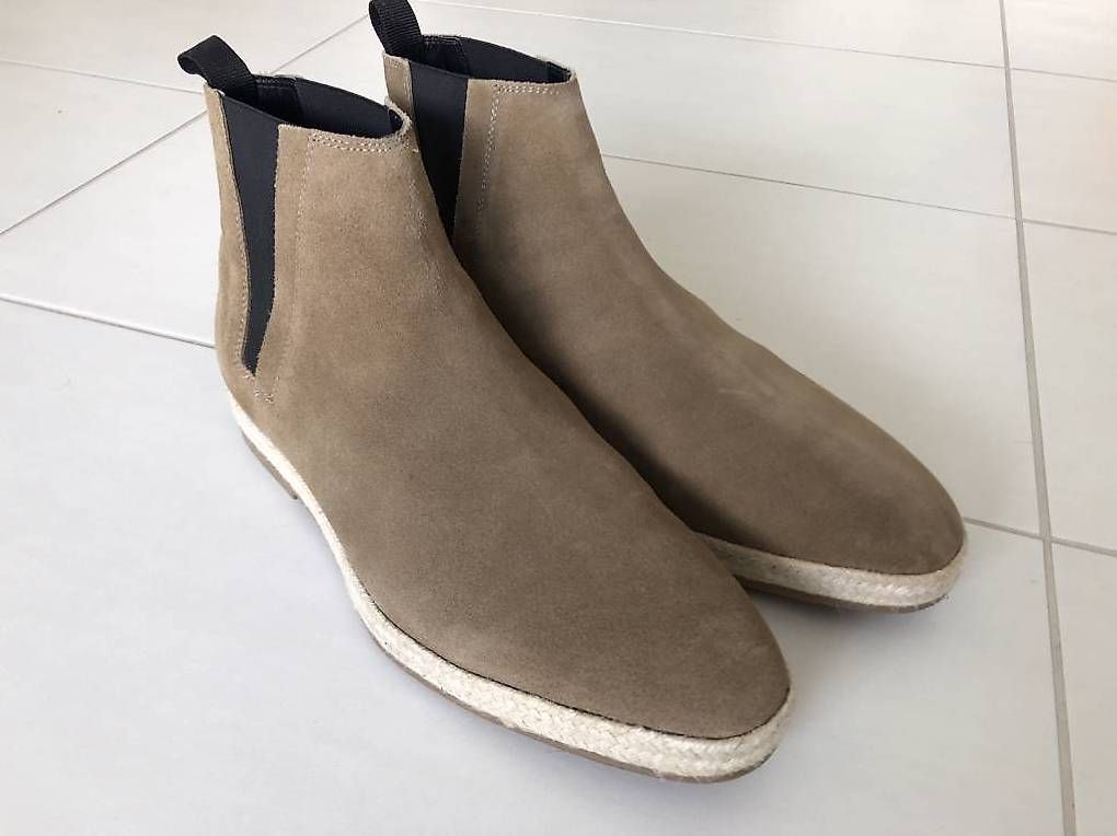 Zara Scarpe da uomo: Bottes beiges en suédine 43 – Nuovo (secondo la descrizione) da La Tour-de-Trême venduto da Txertxi 1