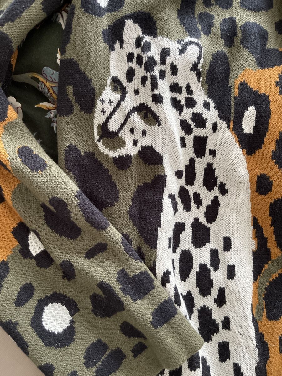 Giacche: Olivene Strickjacke mit Leopardenmuster, Gr 40/42 – Usato da Niederwangen BE venduto da Diva_74 2