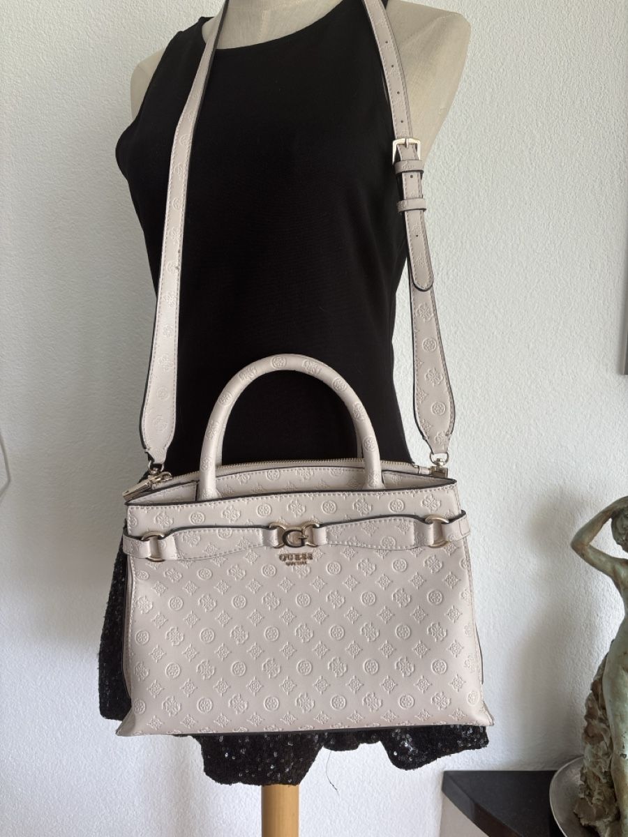 Guess Borse da donna: Guess Handtasche, crème – Nuovo (secondo la descrizione) da Embrach venduto da Dmoney