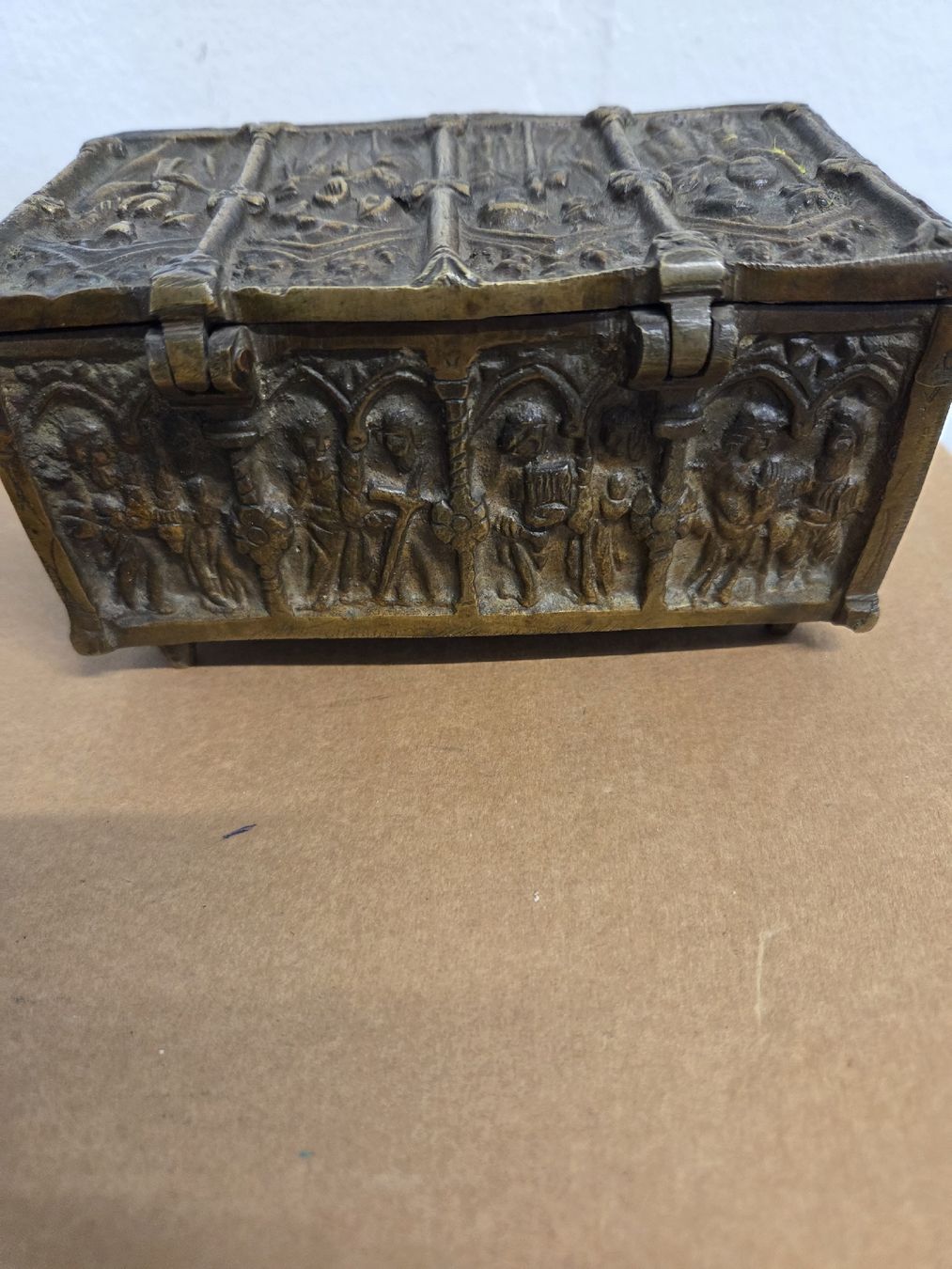 Barattoli: Antike Schmuckschatulle aus Bronze mit Relief – Usato da Dietikon venduto da Allegra34 2