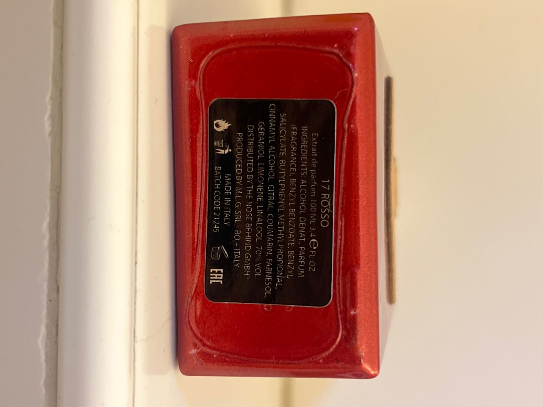 Profumi & Eau de Toilette: 17 Rosso – Usato da Zürich venduto da Nathanmelliger 1
