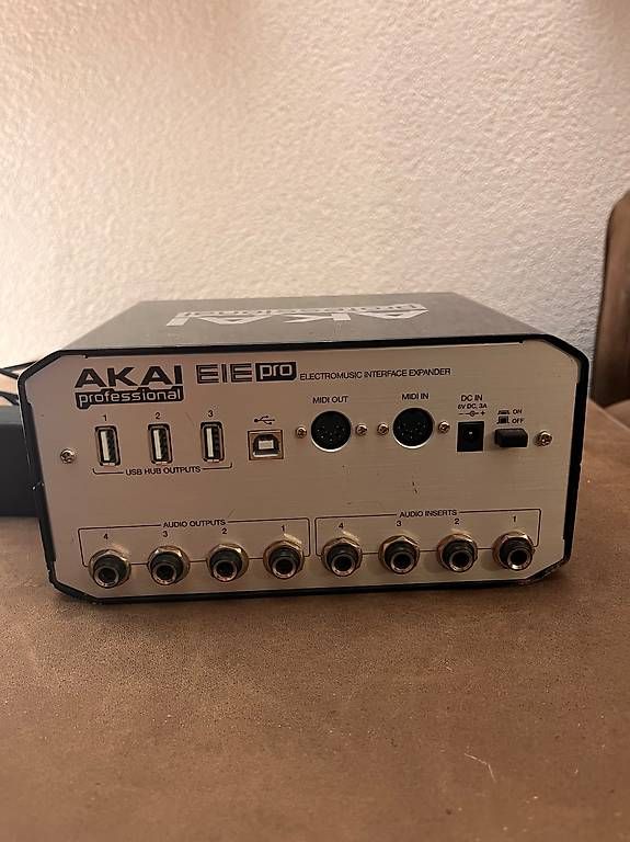 Focusrite Attrezzatura per studi di registrazione: Interface Akai EIE Pro (selten) – Usato da Spiegel b. Bern venduto da enzominor9 2