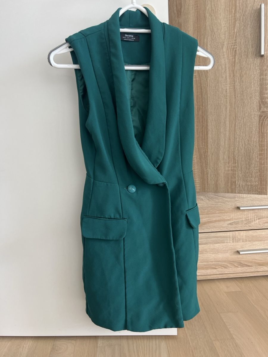 Bershka Vestiti: Ungetragenes Westen-Kleid – Usato da Zürich venduto da tyr_5j6q