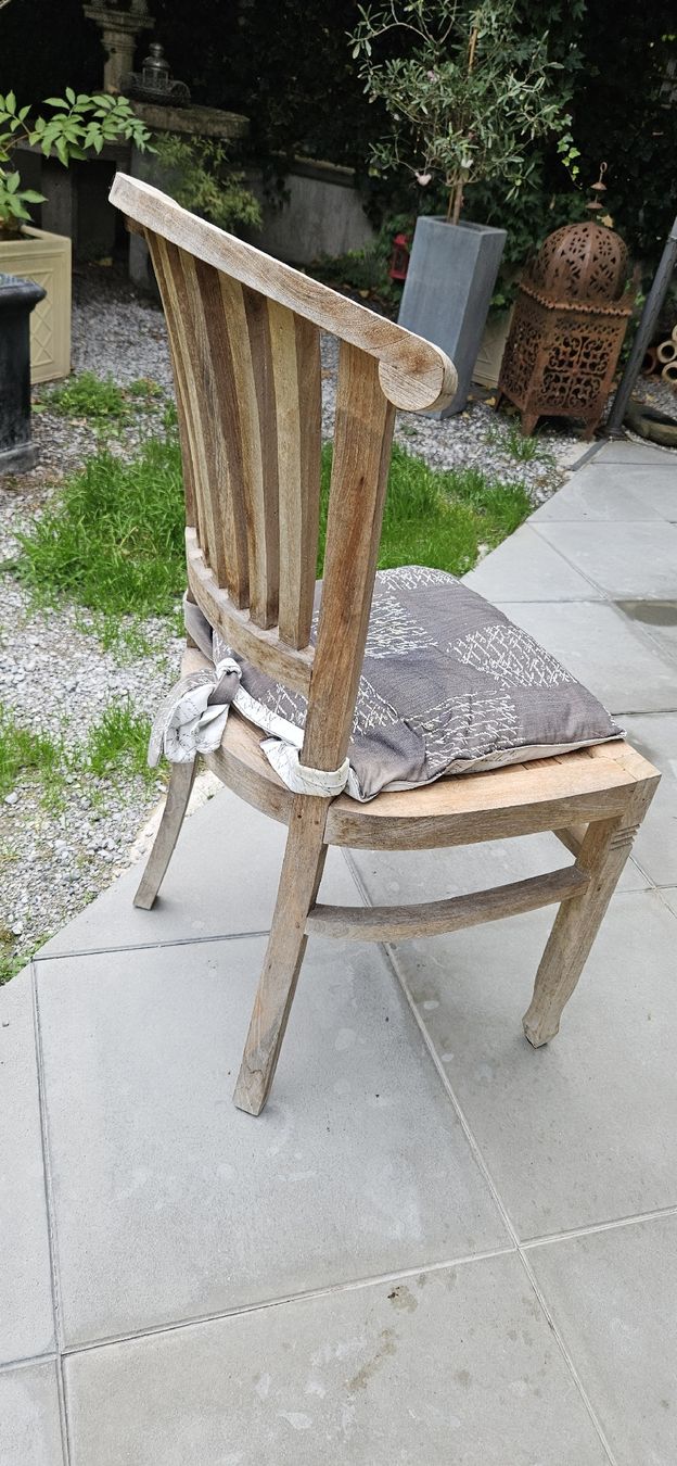 Chaises: Teakholz Stühle – D'occasion à Pfäffikon SZ par neve1234 1