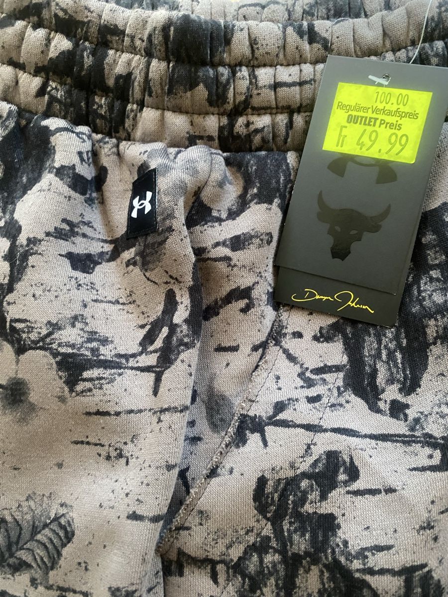 Under Armour Pantaloni: Under Armour Project Rock Shorts Grau/Schwarz Grösse M – Nuovo e nell'imballaggio originale da Rothrist venduto da SvenSeven 3
