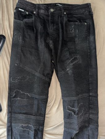 Jeans Represent schwarz Grösse 34 Ungezragen.