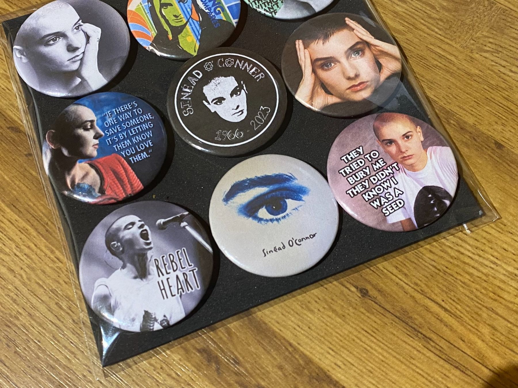 Placchette & Badge: Shinead O'Conner Magnete – Nuovo (secondo la descrizione) da Basel venduto da FatCatPacksTheRatt 2