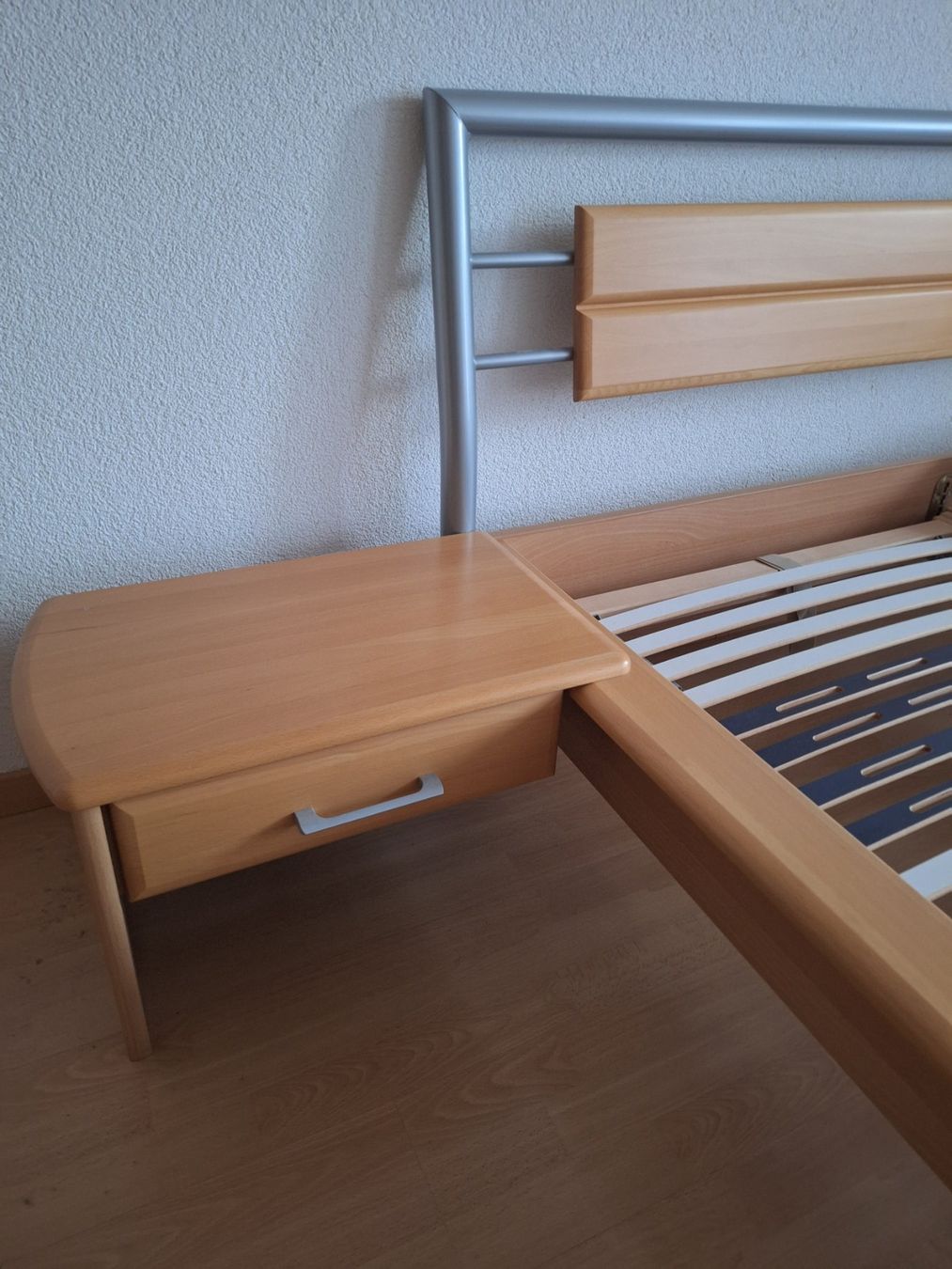 Betten: Doppelbett mit 2 inkludierten Nachttischen – Gebraucht aus Altstätten SG von denise_b 2