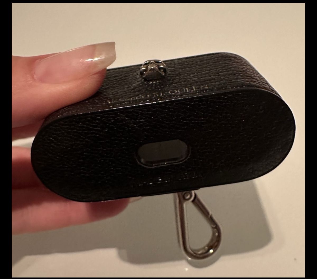 Altro in Decorazioni & Accessori: Original Alexander McQueen  pour AirPods – Nuovo (secondo la descrizione) da Peseux venduto da camosport 2