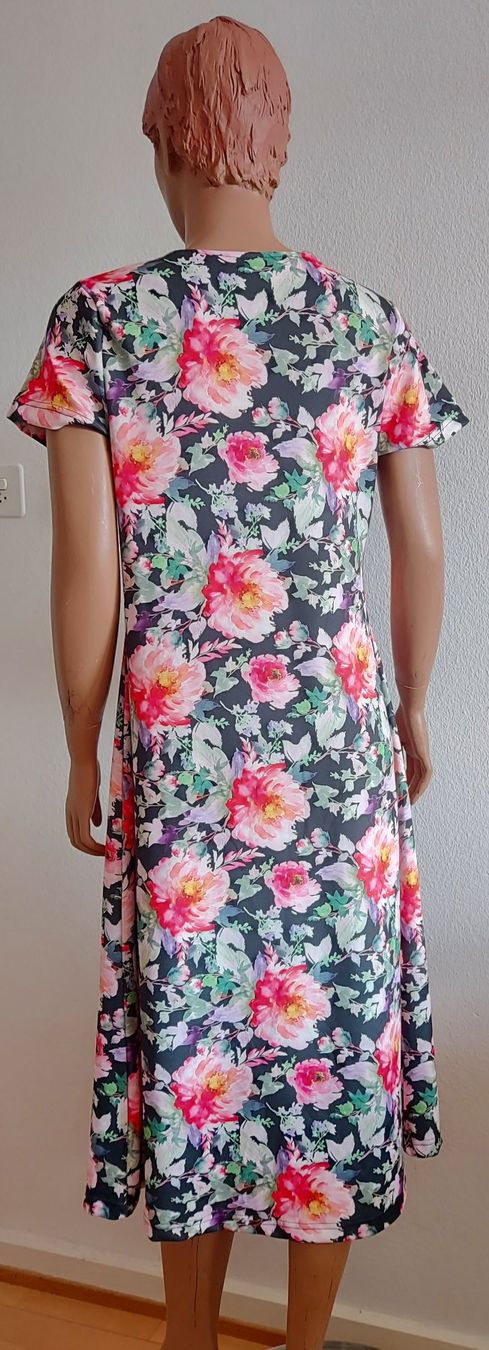 Kleider: Schönes Sommerkleid Blumenmuster Gr. S – Neu (gemäss Beschreibung) aus Basel von Mazzo84 1