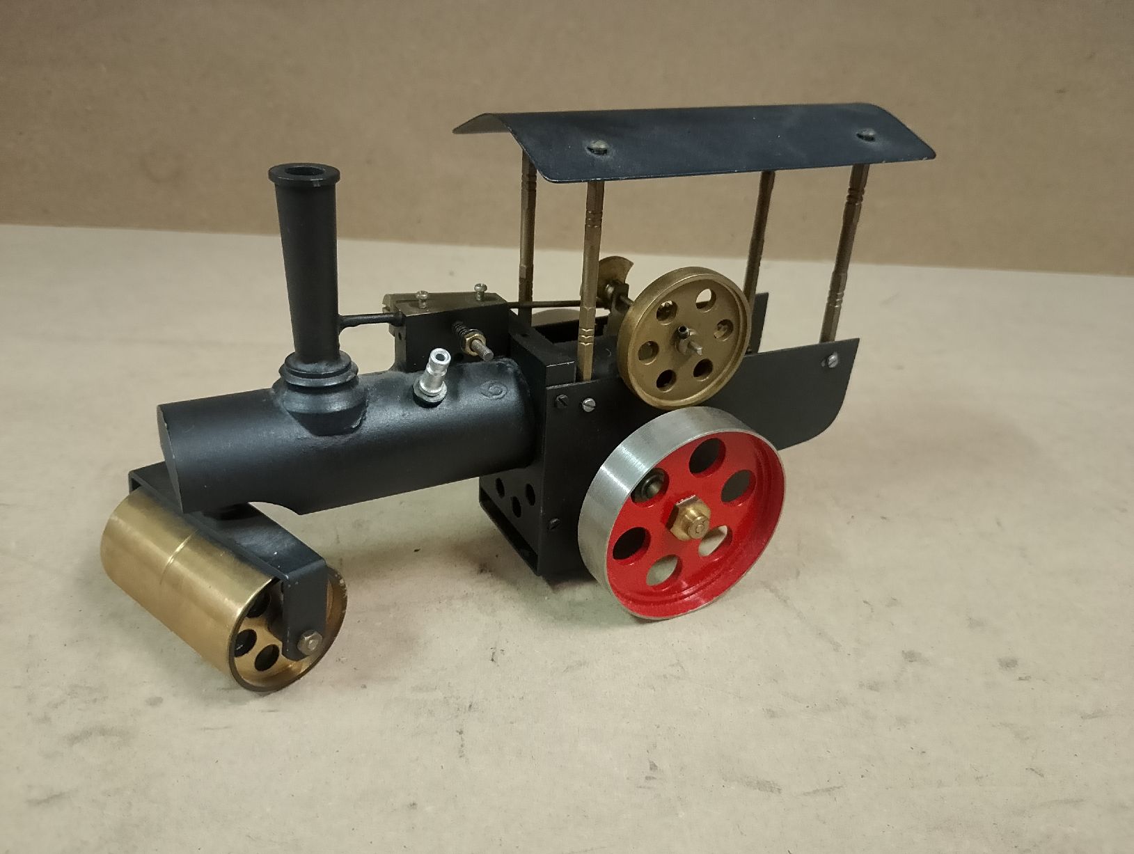 Kits de montage: Dampfwalze vermutlich Eigenbau / Dampfmaschine – D'occasion à Safenwil par dodgewc12