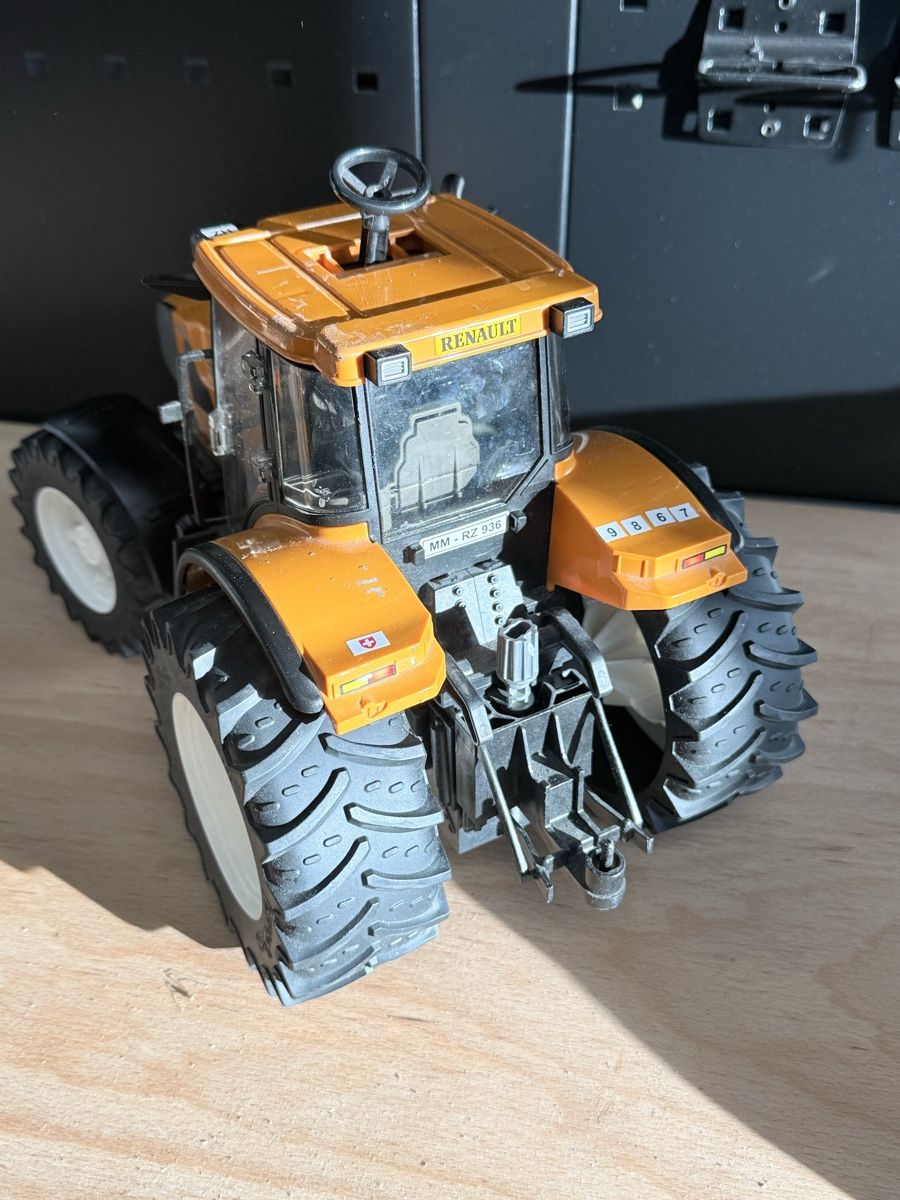 Bruder Giocattoli: Bruder Traktor – Usato da Affoltern BE venduto da _Kaeser_ 1