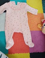 Süsser Baby Schlafanzug mit Füssen, Grösse 56 /62 Top Zustan