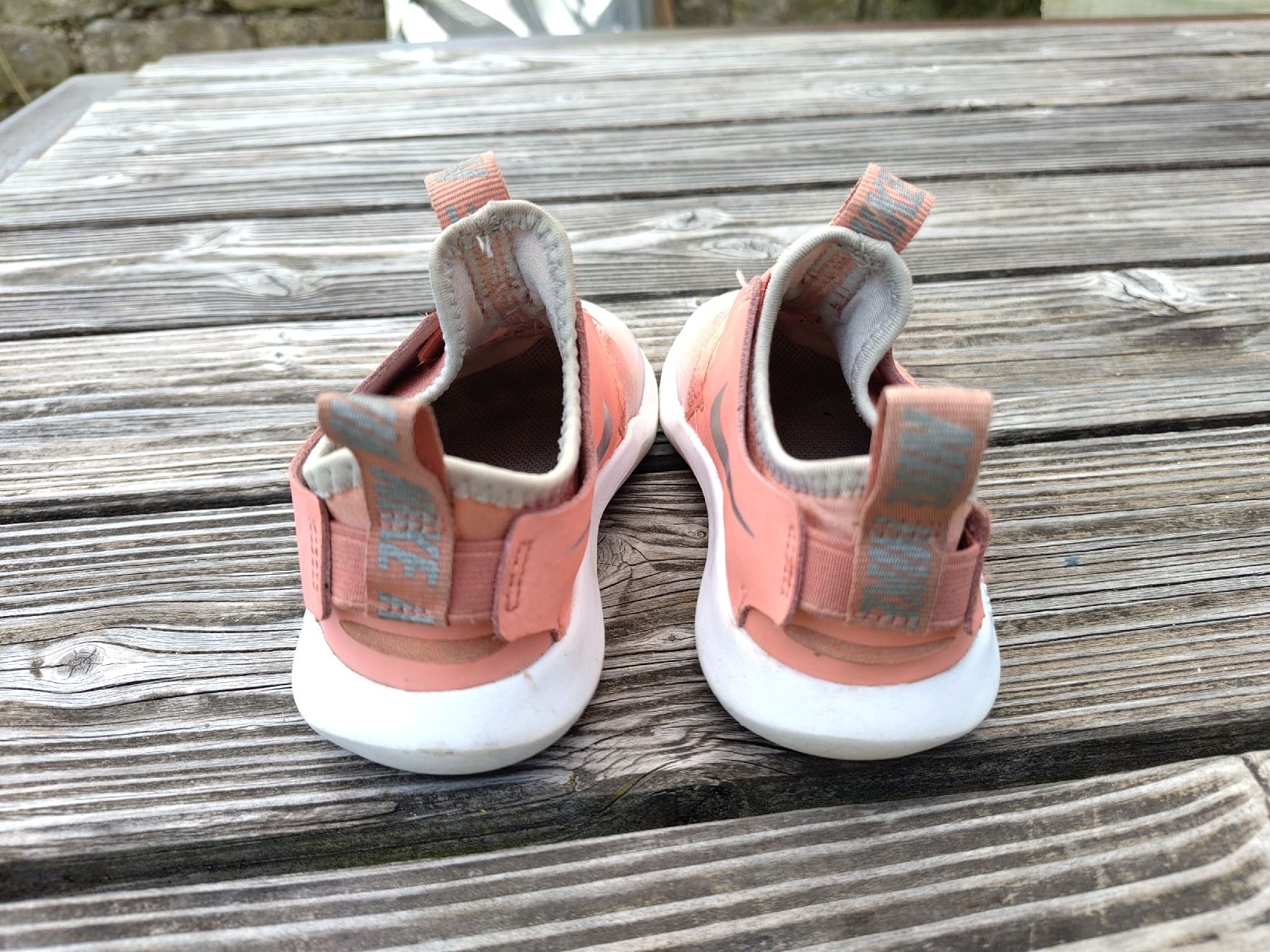 Nike Scarpe per ragazzi: Nike Flexrunner lachsrosa Gr. 26  – Usato da St. Gallen venduto da Wysi 4