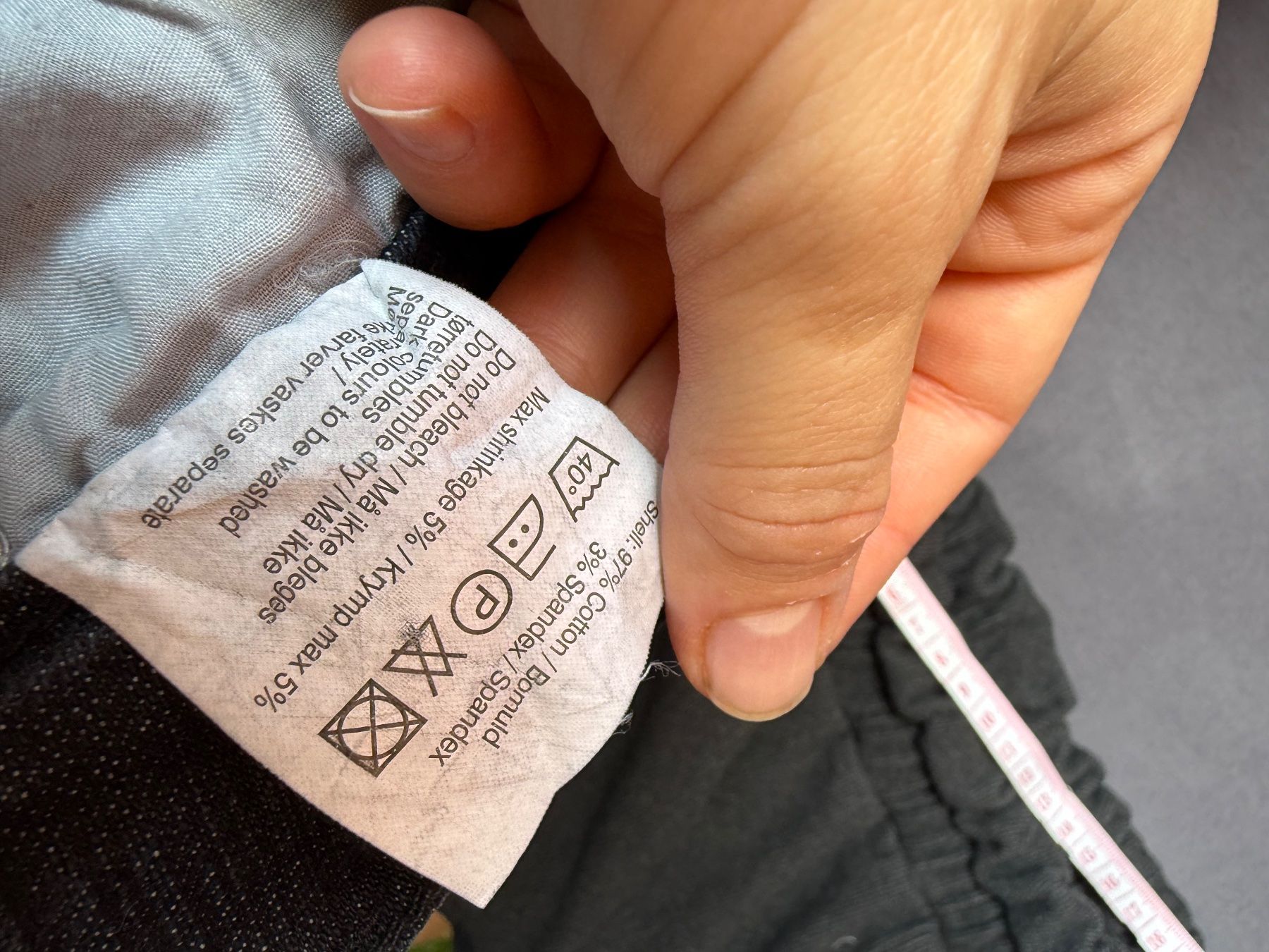 Jeans: Dunkelblaue Damen Jeans, Grösse 36/38 – D'occasion à Riehen par edu_92w7 6