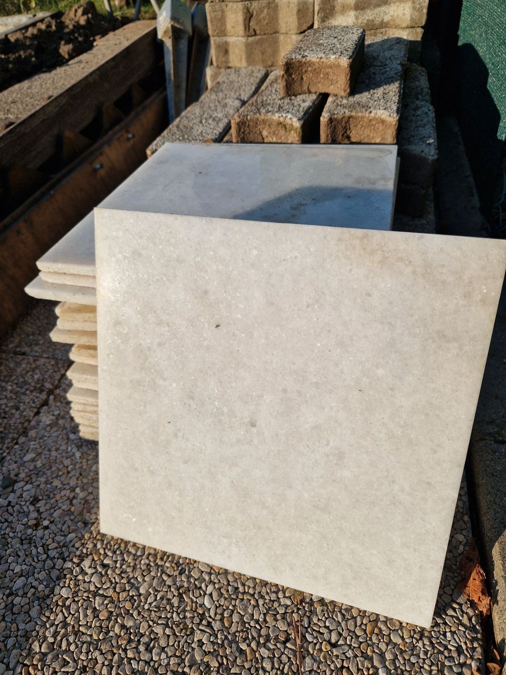 Bodenbeläge: 22 Natursteinplatten weisser Marmor – Gebraucht aus Ostermundigen von Wingels 3
