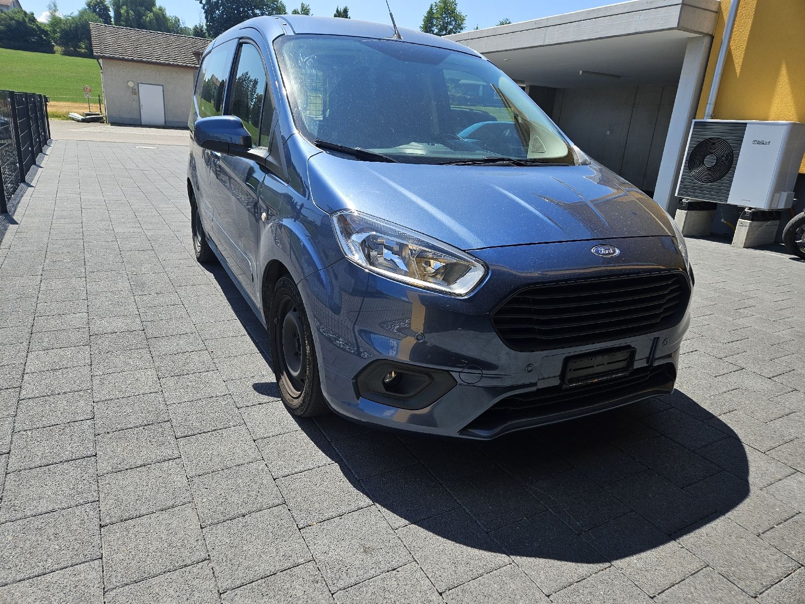 Ford Autos: Ford Transit Courier 2022 – Gebraucht aus Riedt.b.Erlen von stopanje