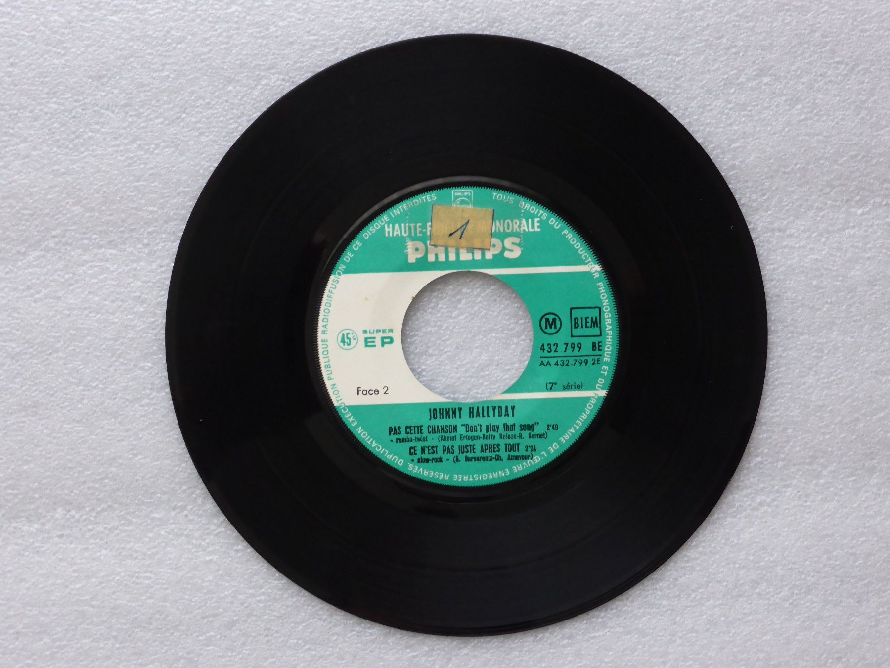 Dischi in vinile: Vinyl Single   EP JOHNNY HALLYDAY – Usato da Küssnacht am Rigi venduto da Mondkinder 2