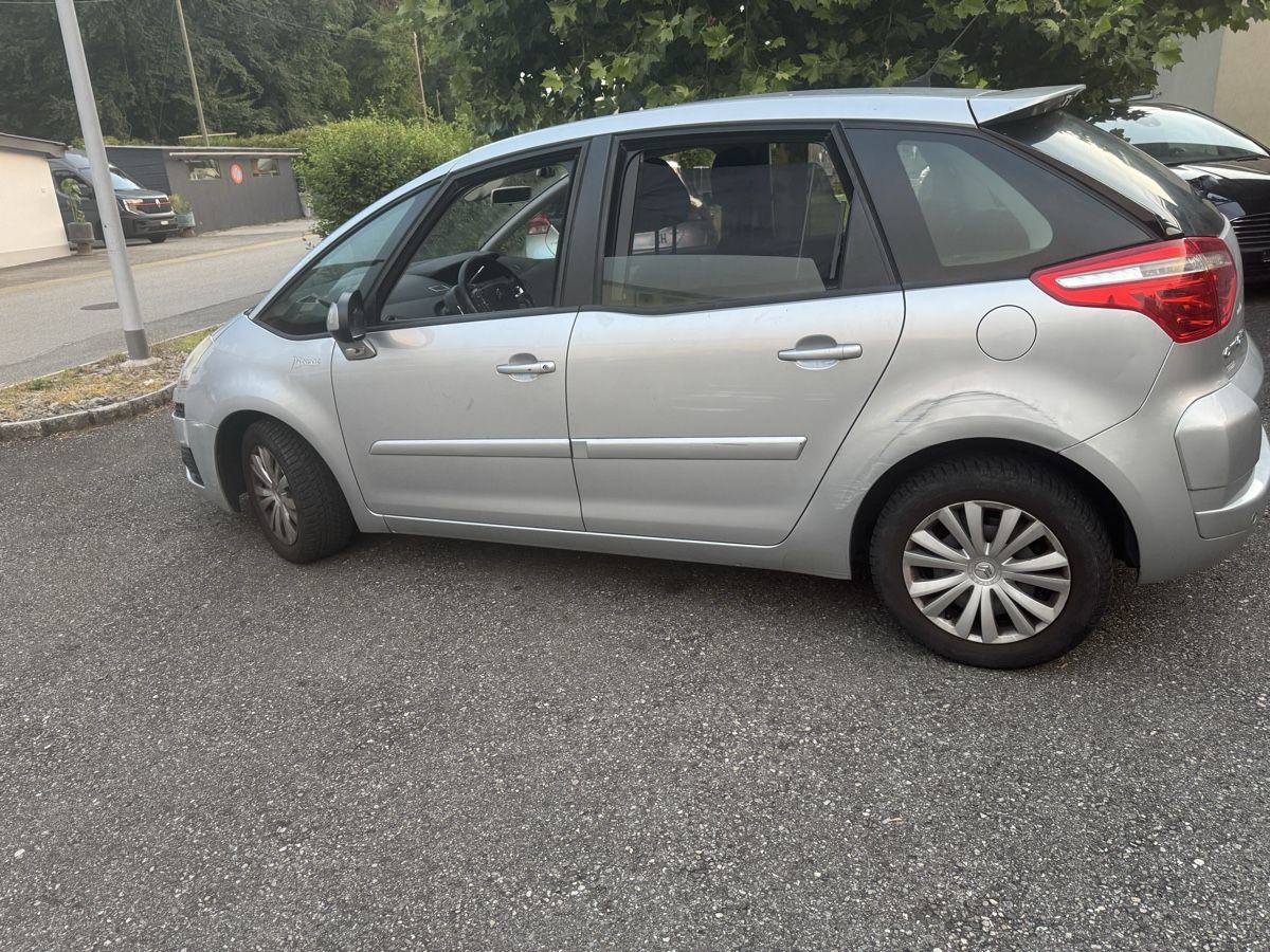 Citroën Autos: Citroen c4 1.6 benzin 2010  – D'occasion à Obergösgen par Jasmin.31 1