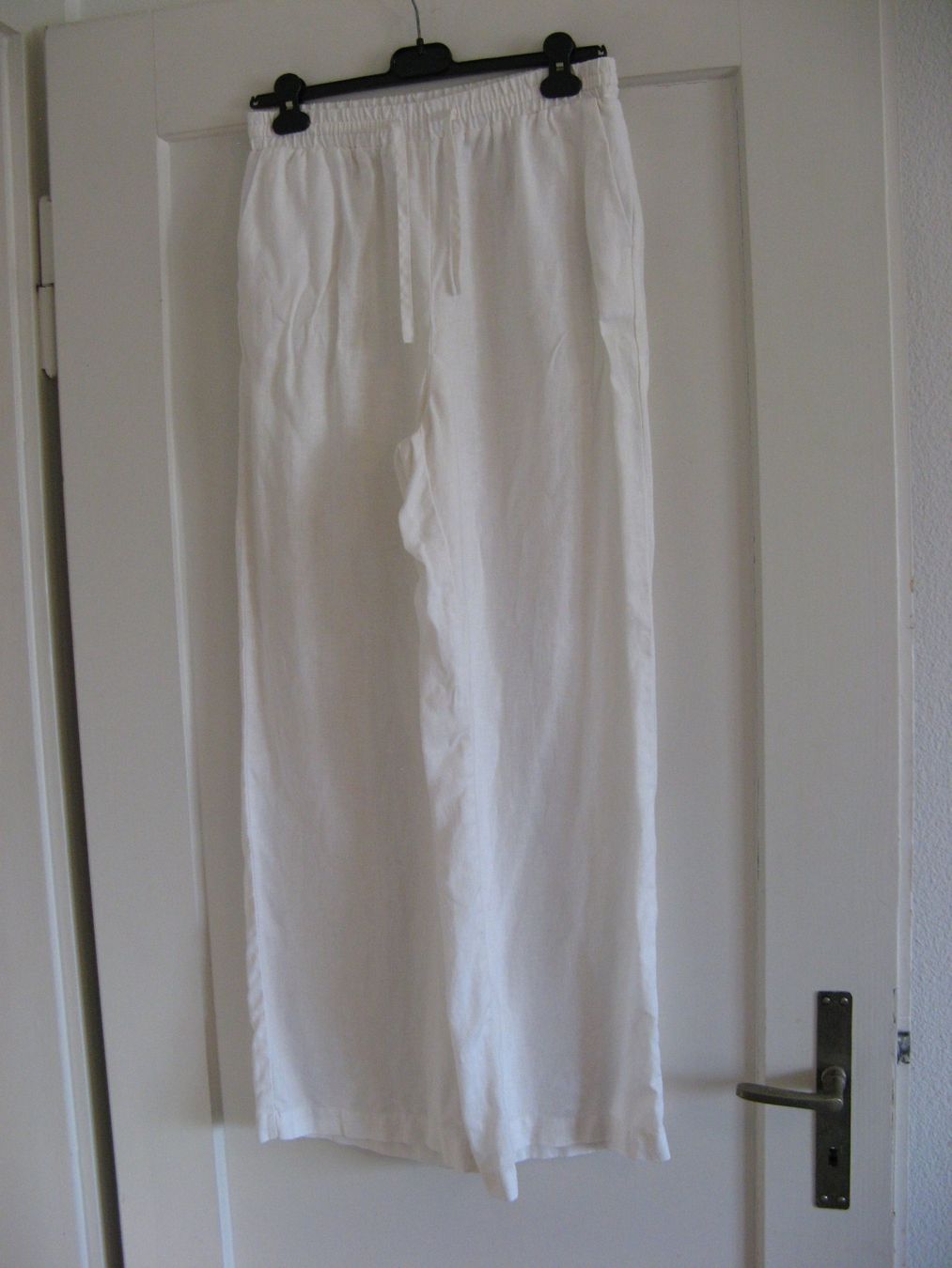 Na-kd Pantaloni: Sommerhose Na-kd Gr. 38 – Usato da Zürich venduto da apil