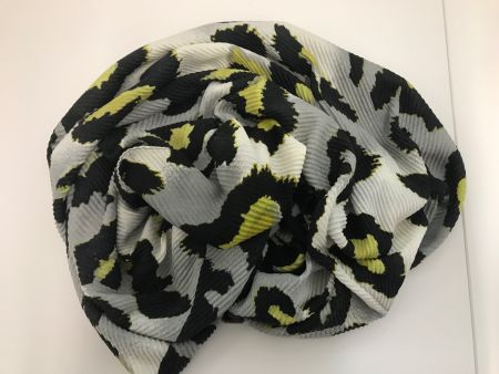 Schönes plissiertes Foulard