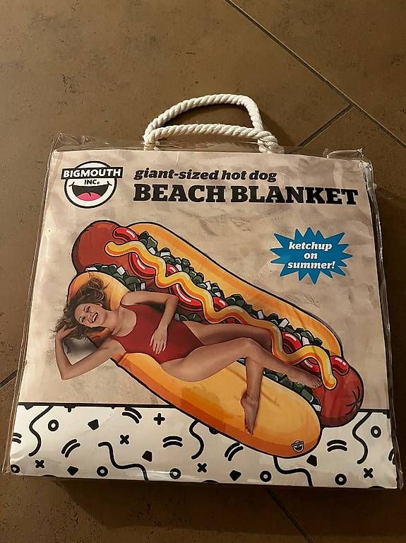 Badetücher: Badetuch Hot Dog – Gebraucht aus Winterthur von razor14
