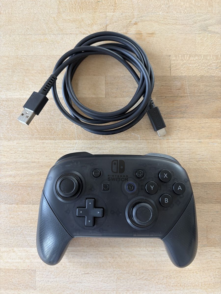 Nintendo Manettes: Nintendo Switch Pro Controller – D'occasion à Winterthur par Mahoneyi