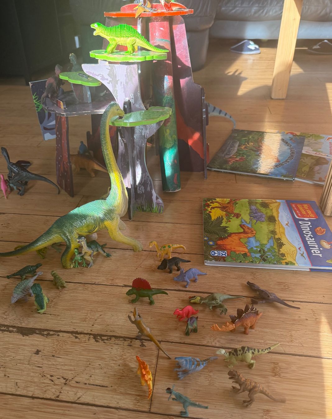 Giocattoli: Dino set – Usato da Schindellegi venduto da hor_ll8f 3