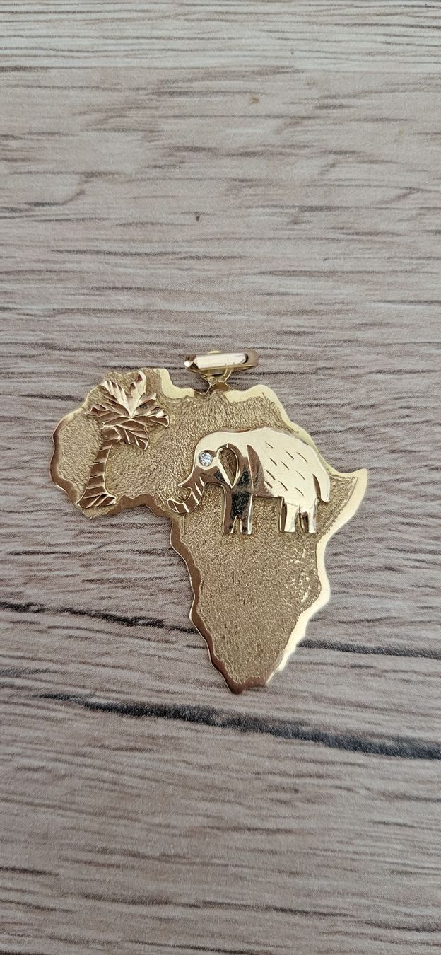 Ciondoli: Wunderschöner Afrika Anhänger mit Elefant – Nuovo (secondo la descrizione) da Unterägeri venduto da Altgoldschmuck 1