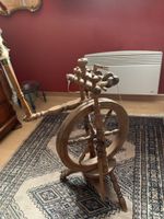 Antikes Spinnrad, Holz, handgeschnitzt, Rarität!