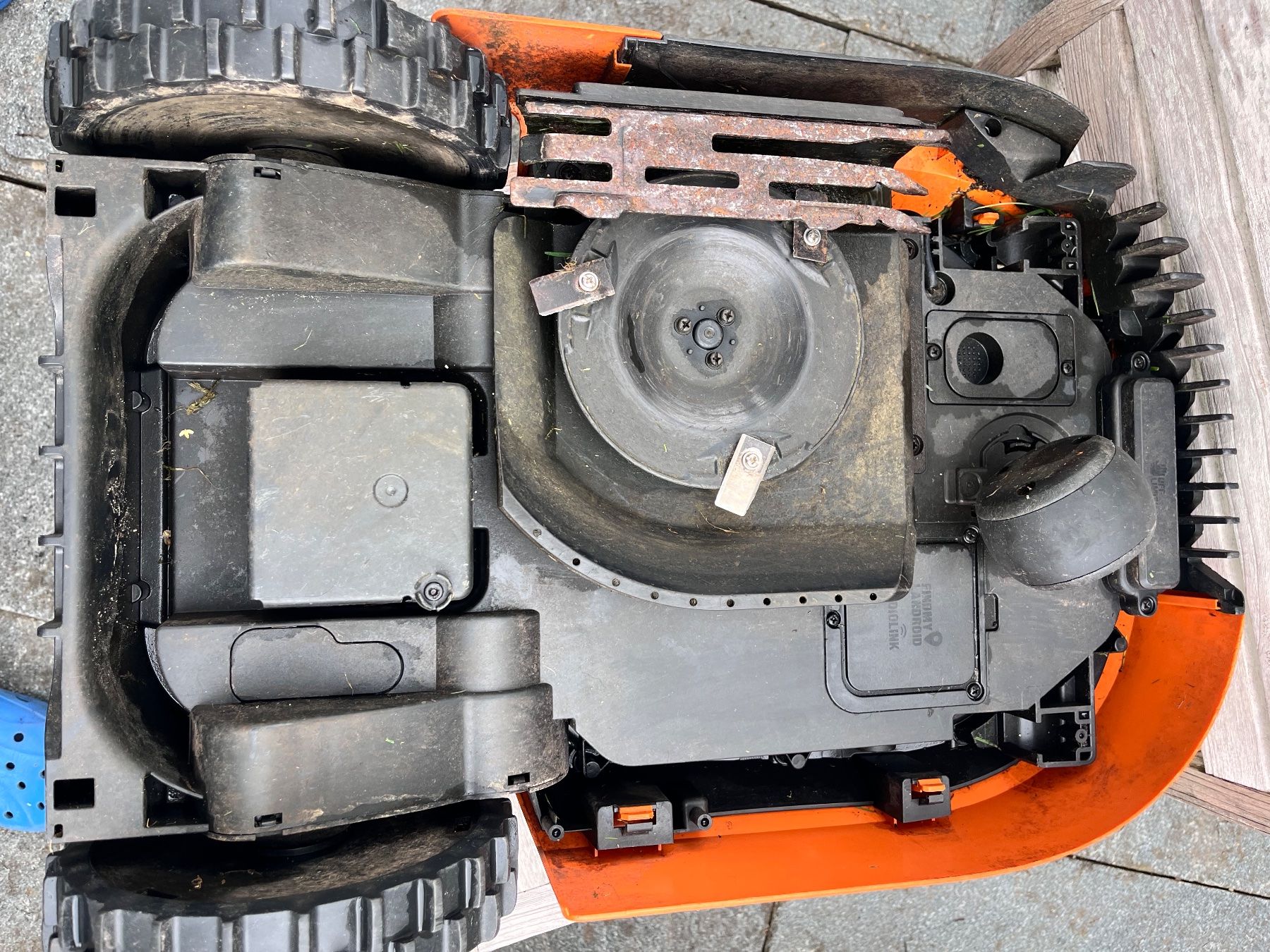 Worx Rasenmäher: Rasenmäherroboter Worx Landroid M Plus – Gebraucht aus Dübendorf von lr22 2