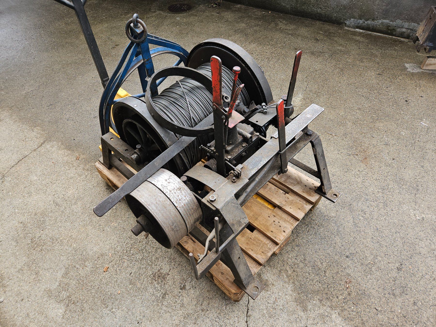 Sonstiges zum Lager & Transport: Seilwindenbock – Gebraucht aus Ibach von mar_q25f