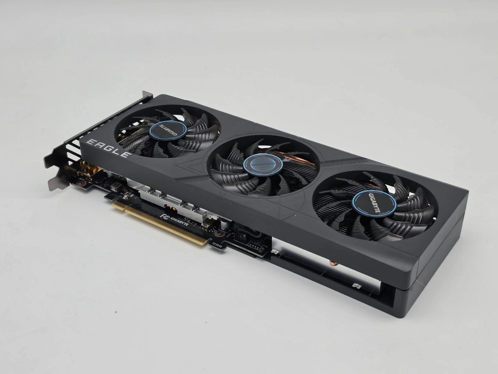 Gigabyte Schede grafiche: Gigabyte GeForce RTX 4060 8GB EAGLE OC – Nuovo (secondo la descrizione) da La Tour-de-Trême venduto da Signalis 3