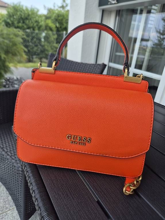 Guess Taschen für Damen: Guess Handtasche orange wie neu – Gebraucht aus Sarmenstorf von Buba